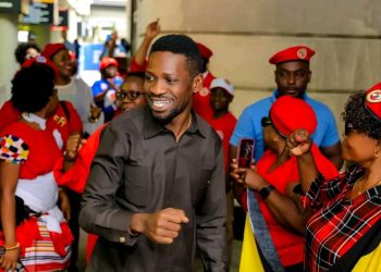 Kyagulanyi Sentamu (Bobi Wine) Arrives in Boston, USA to Warm Welcome from Ugandan Diaspora