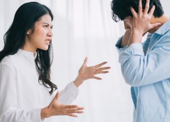 8 Signs Your Partner Is a Walking Red Flag 🚩